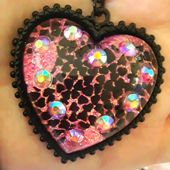 Sold!!! Betsey Johnson Heart Necklace - Picture 8 of 10